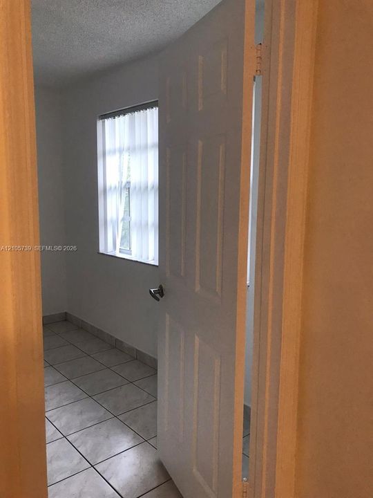For Rent: $2,350 (3 beds, 2 baths, 1064 Square Feet)