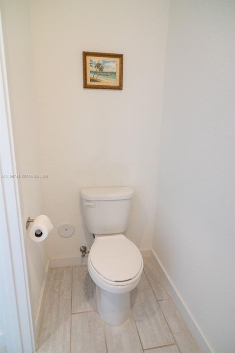 В аренду: $2,300 (3 спален, 2 ванн, 1302 Квадратных фут)