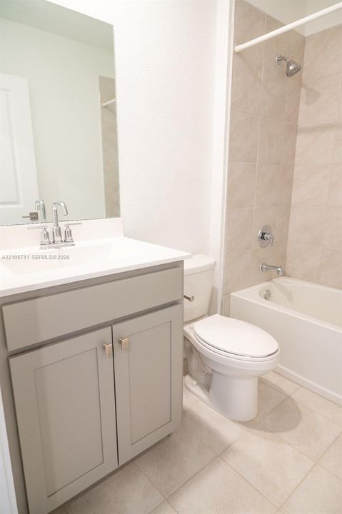 В аренду: $2,300 (3 спален, 2 ванн, 1302 Квадратных фут)