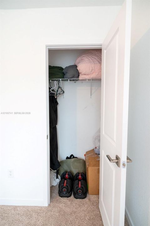 В аренду: $2,300 (3 спален, 2 ванн, 1302 Квадратных фут)