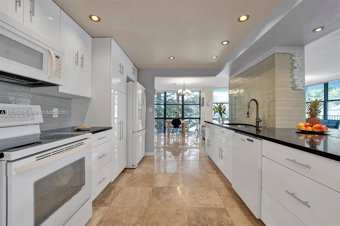 For Rent: $2,750 (2 beds, 2 baths, 1430 Square Feet)