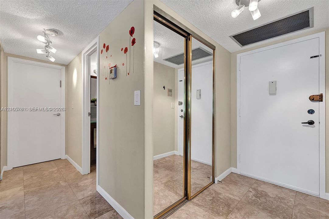 For Rent: $2,750 (2 beds, 2 baths, 1430 Square Feet)
