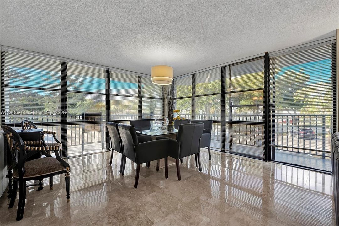 For Rent: $2,750 (2 beds, 2 baths, 1430 Square Feet)