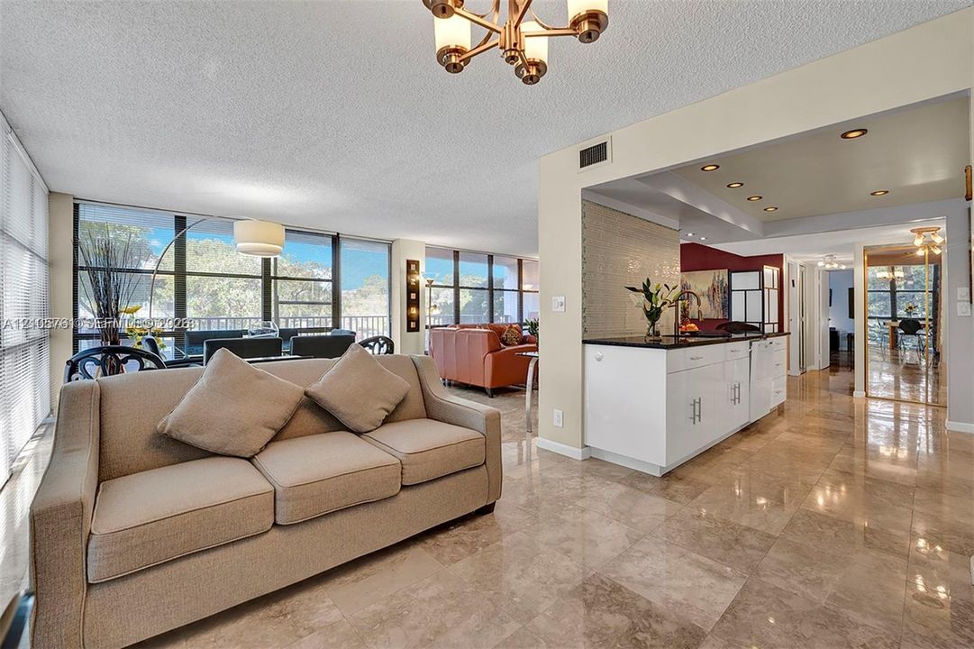 For Rent: $2,750 (2 beds, 2 baths, 1430 Square Feet)