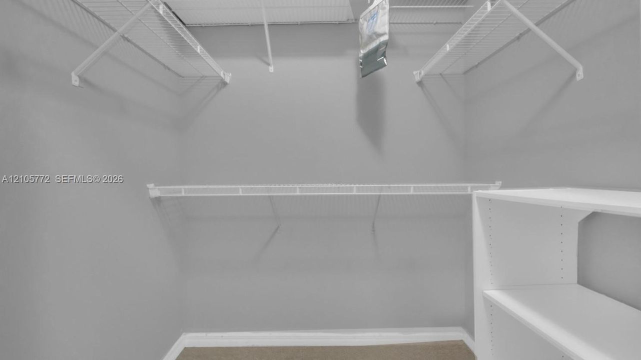 For Rent: $2,550 (2 beds, 2 baths, 922 Square Feet)