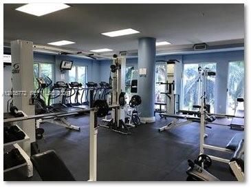 For Rent: $2,550 (2 beds, 2 baths, 922 Square Feet)