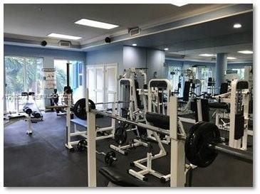 For Rent: $2,550 (2 beds, 2 baths, 922 Square Feet)