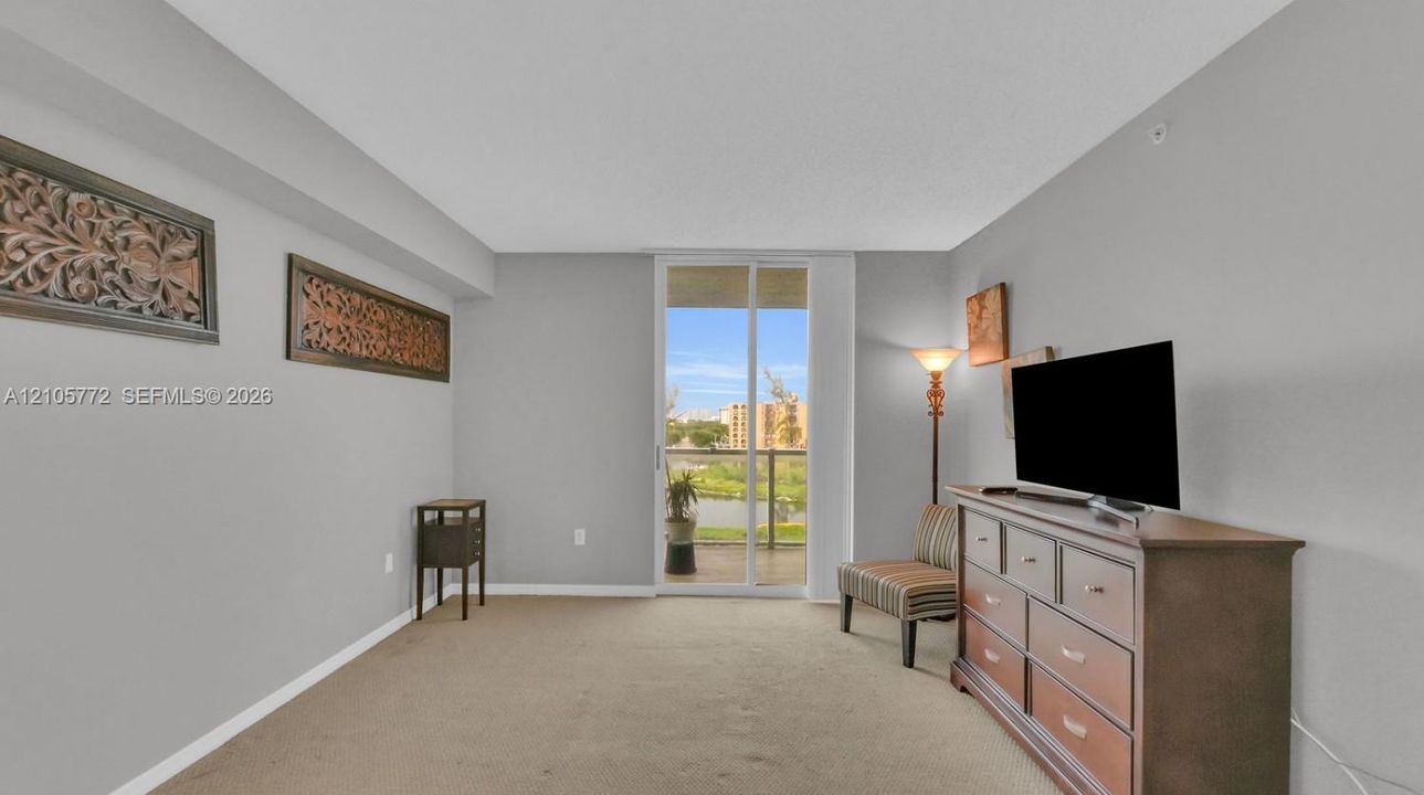 For Rent: $2,550 (2 beds, 2 baths, 922 Square Feet)