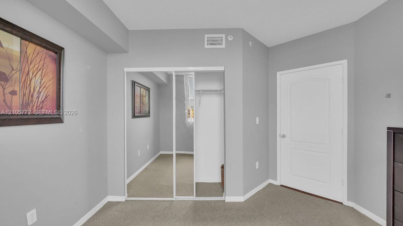 For Rent: $2,550 (2 beds, 2 baths, 922 Square Feet)