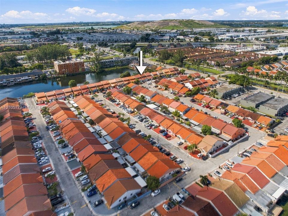 На продажу: $590,000 (4 спален, 2 ванн, 2086 Квадратных фут)