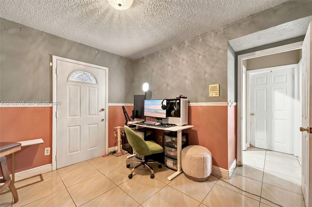 На продажу: $590,000 (4 спален, 2 ванн, 2086 Квадратных фут)