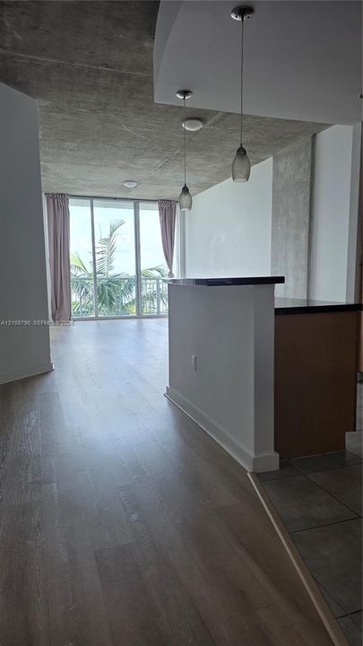 В аренду: $2,500 (1 спален, 1 ванн, 846 Квадратных фут)
