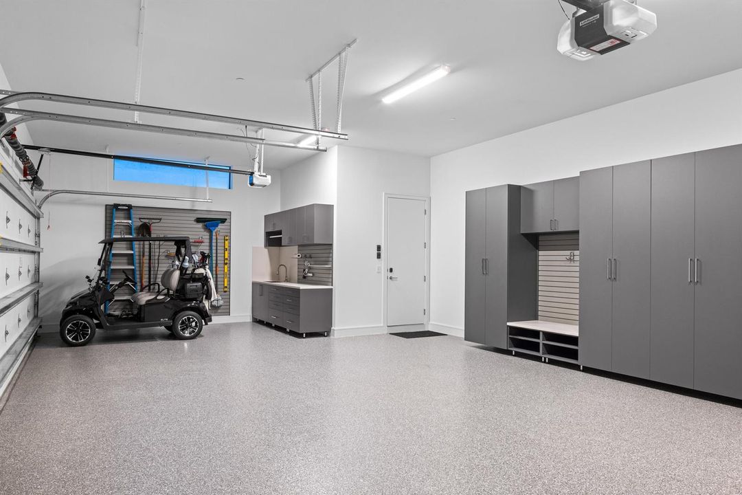 Garage 2