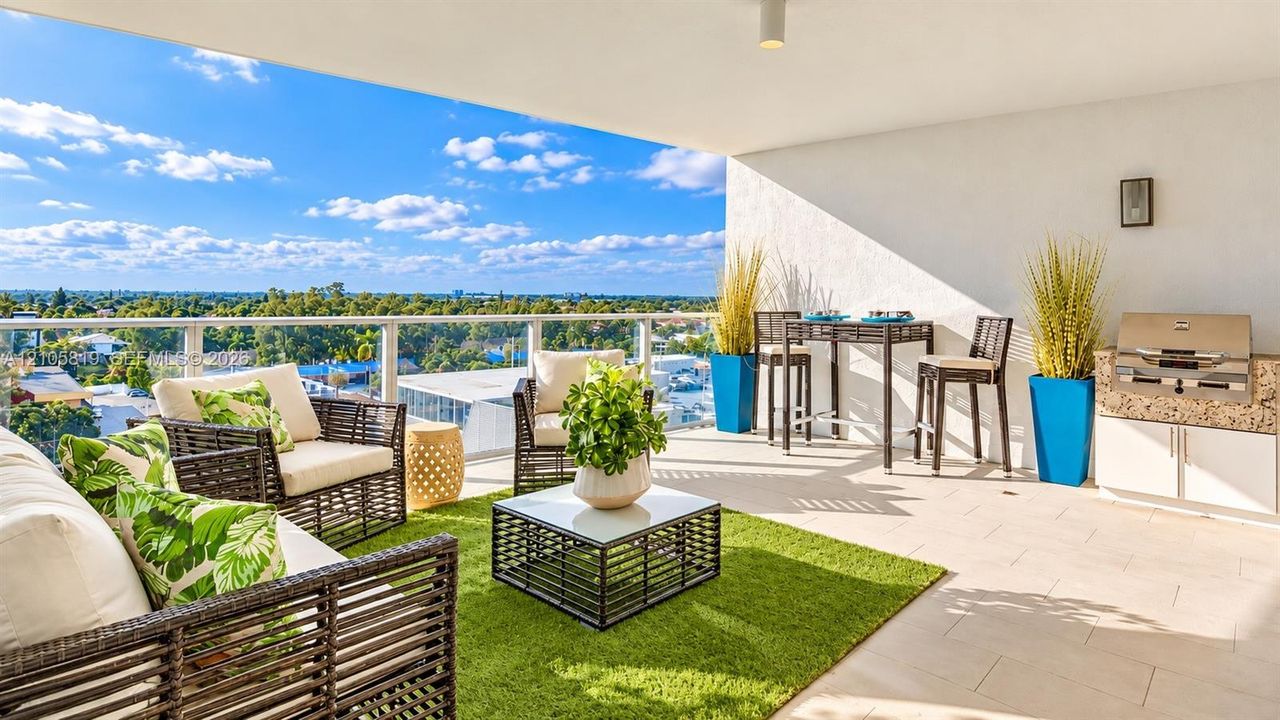 Western Terrace with BBQ providing Skyline & Sunset Views.
