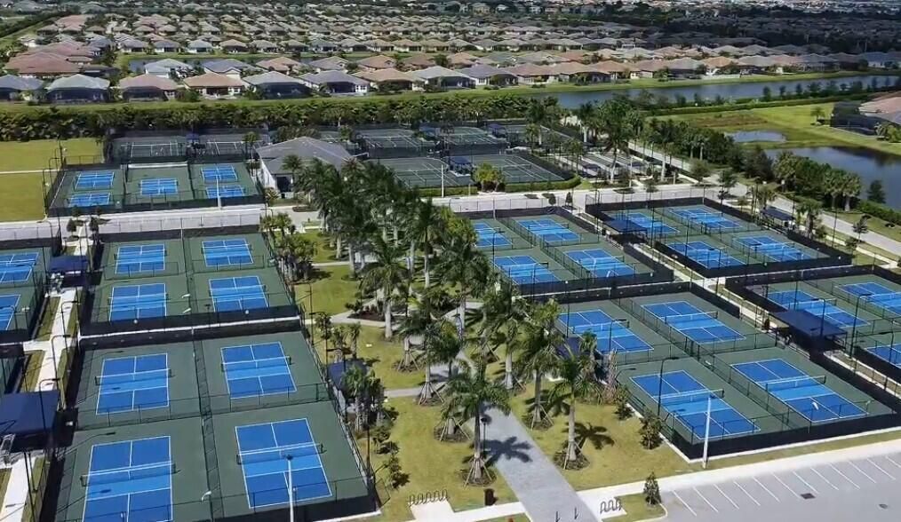 SPORTS & RAQUET3
