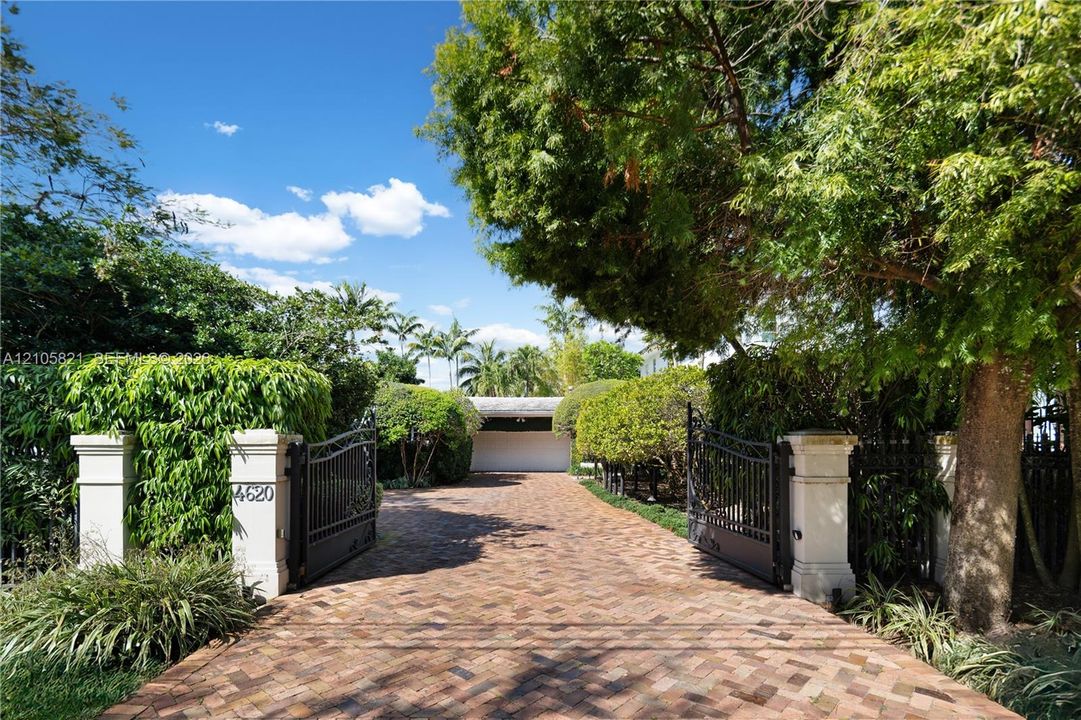 En Venta: $8,495,000 (7 camas, 6 baños, 8600 Pies cuadrados)