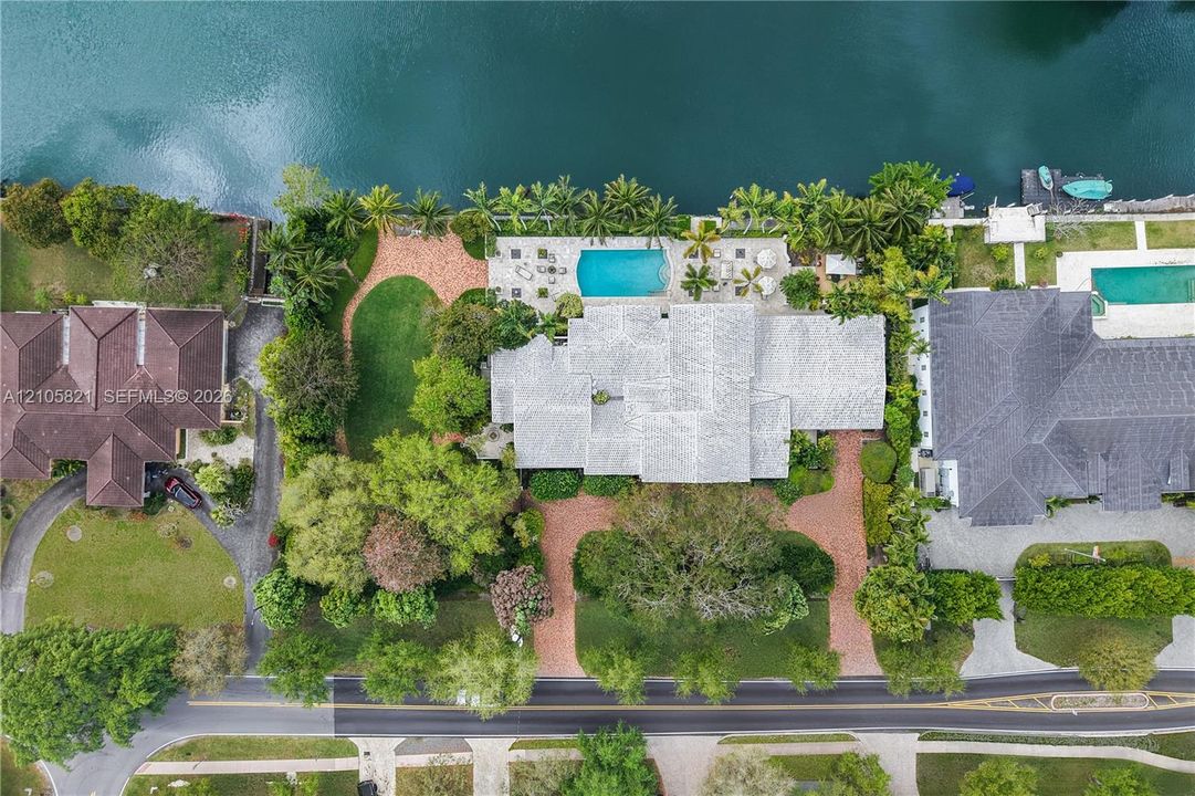 En Venta: $8,495,000 (7 camas, 6 baños, 8600 Pies cuadrados)