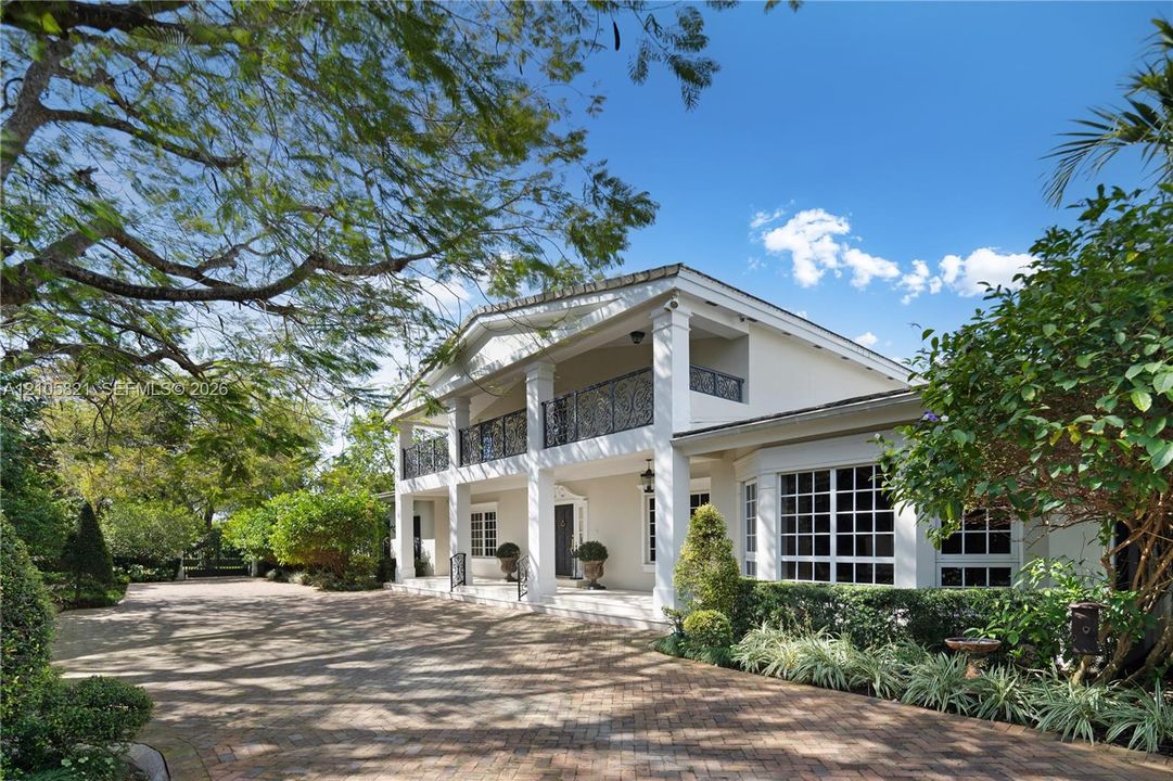 En Venta: $8,495,000 (7 camas, 6 baños, 8600 Pies cuadrados)