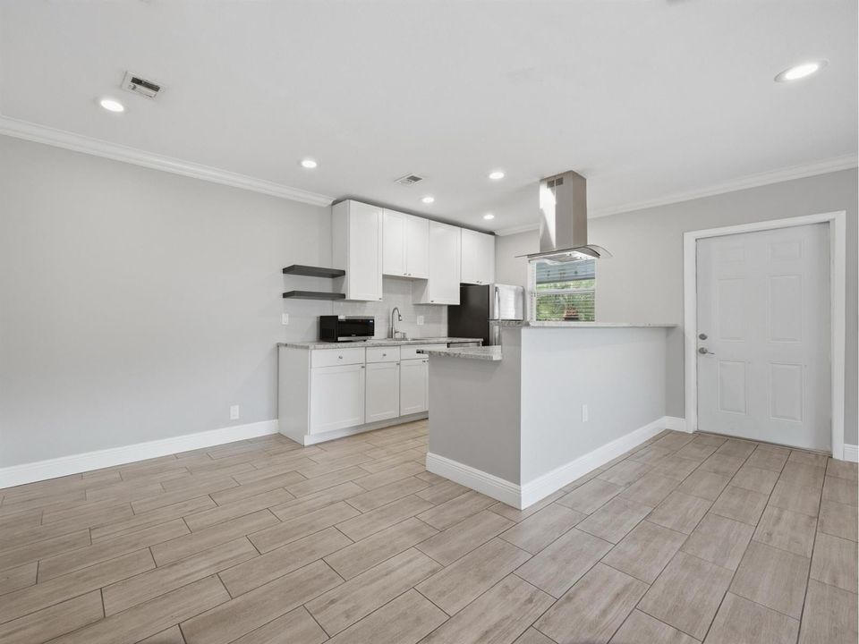 A Dining Kitchen 1