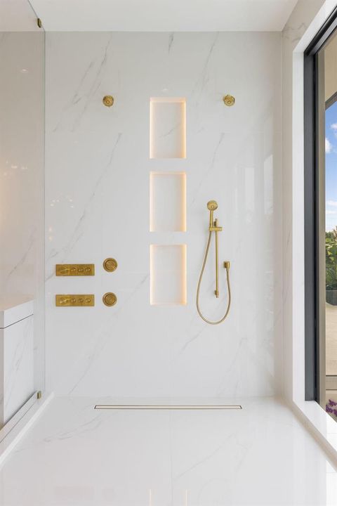 Primary bath shower