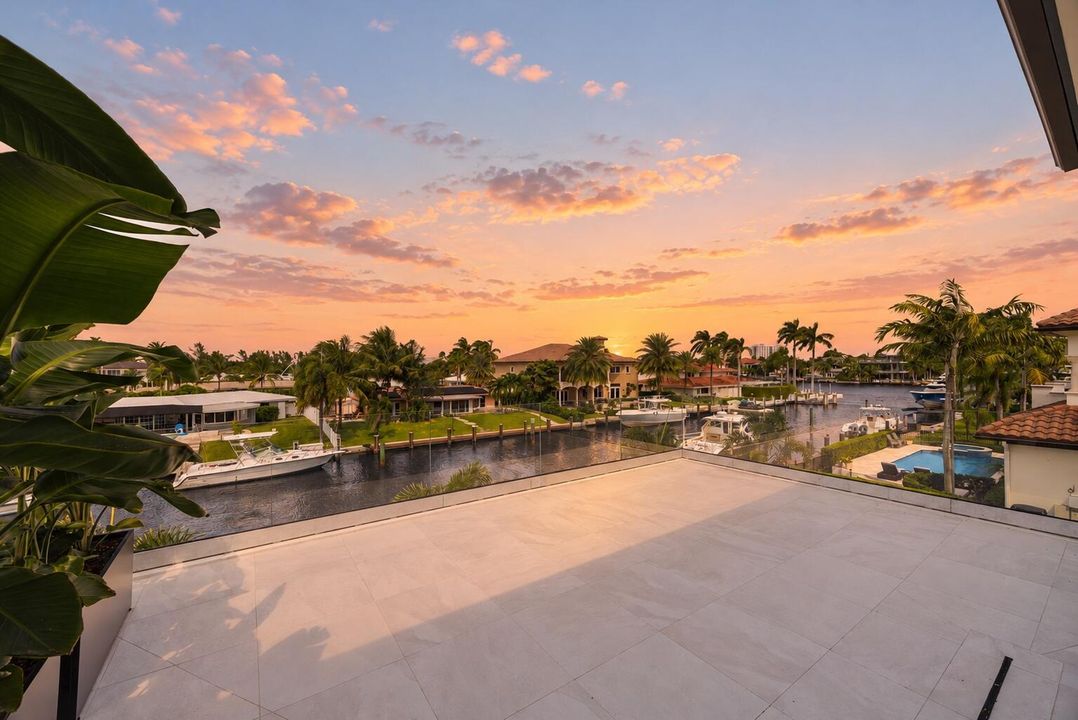 2921 primary suite balcony sunset