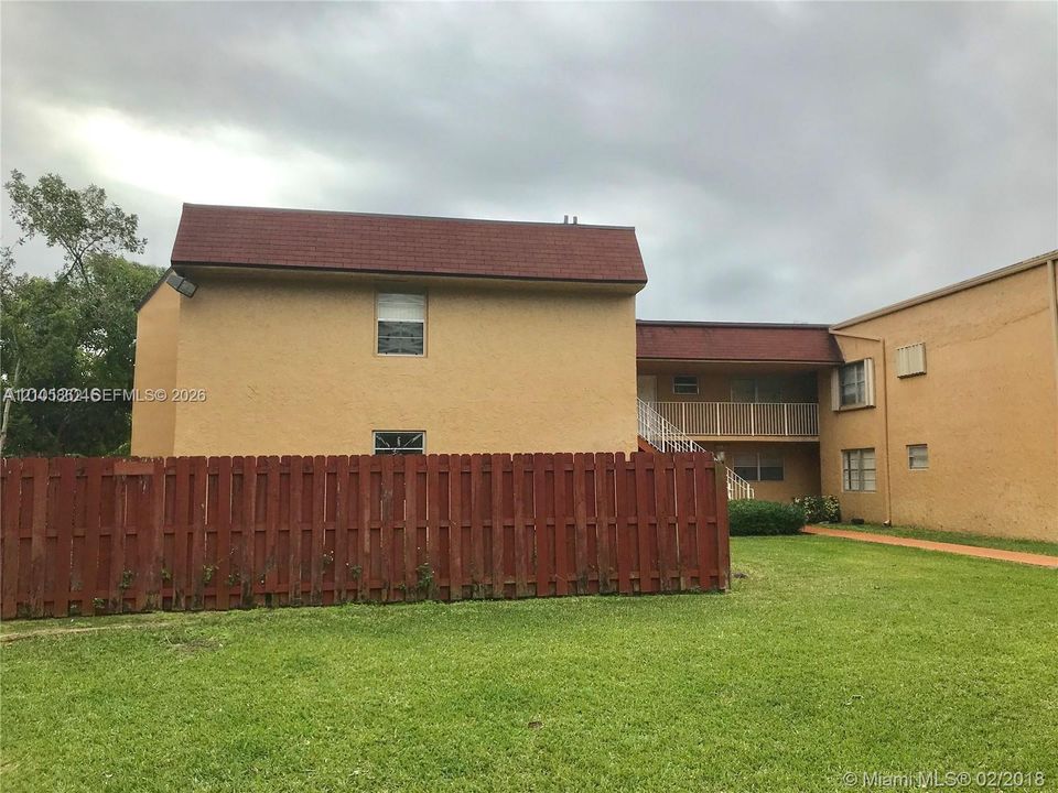 For Rent: $2,300 (2 beds, 2 baths, 1050 Square Feet)