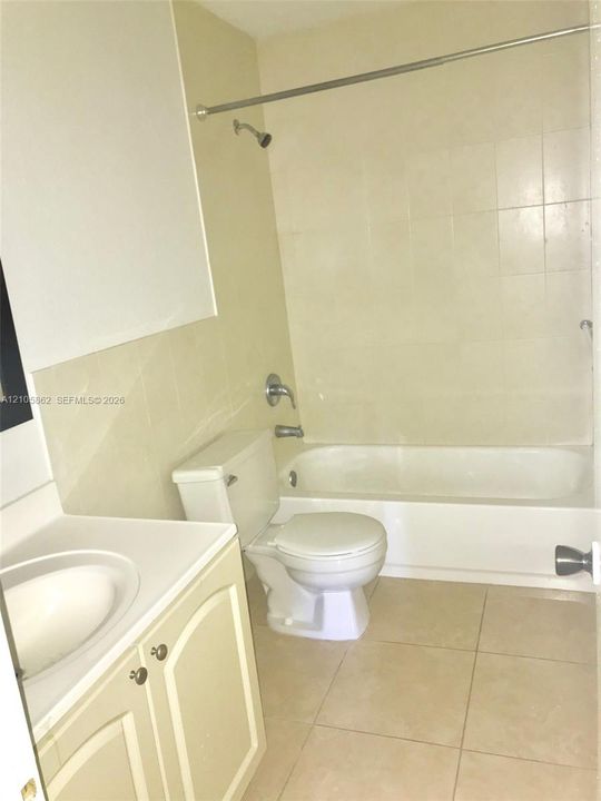 For Rent: $2,300 (2 beds, 2 baths, 1050 Square Feet)