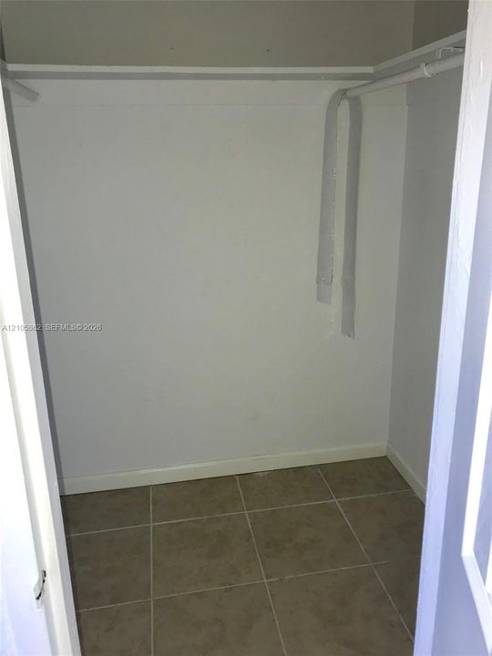 For Rent: $2,300 (2 beds, 2 baths, 1050 Square Feet)