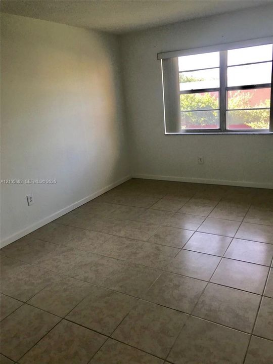 For Rent: $2,300 (2 beds, 2 baths, 1050 Square Feet)