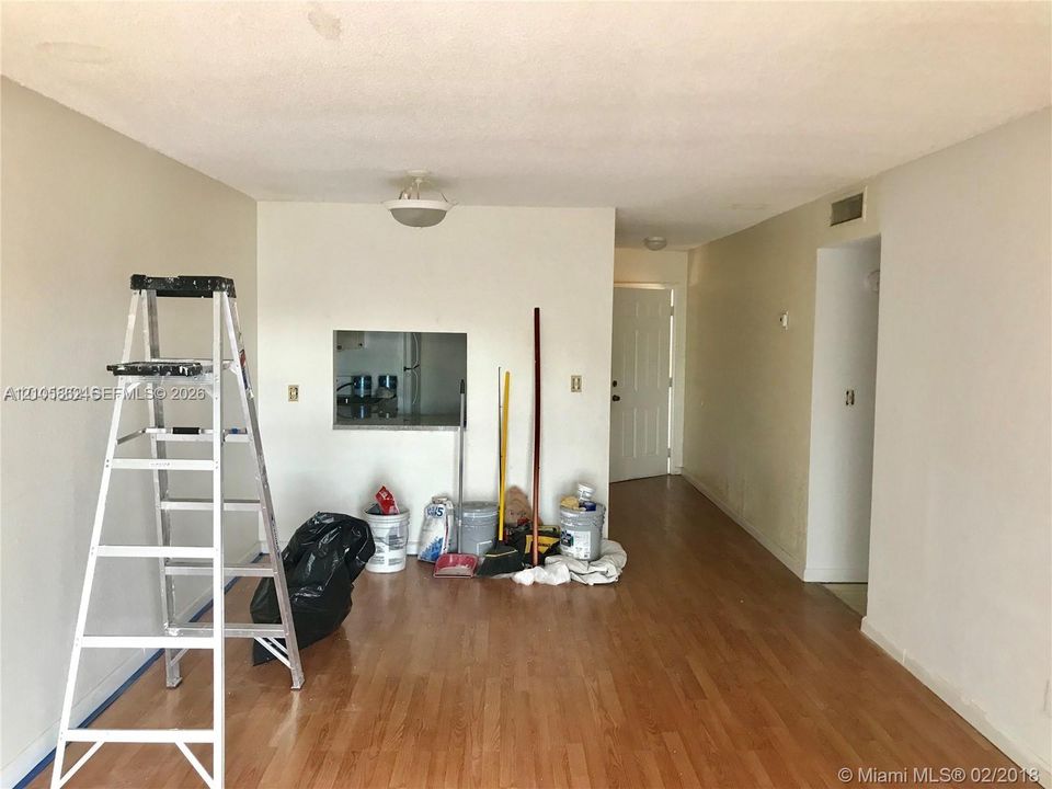 For Rent: $2,300 (2 beds, 2 baths, 1050 Square Feet)