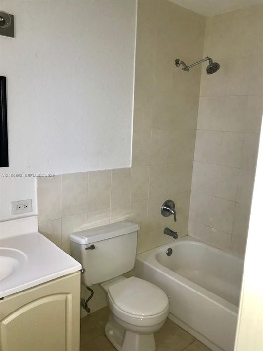 For Rent: $2,300 (2 beds, 2 baths, 1050 Square Feet)