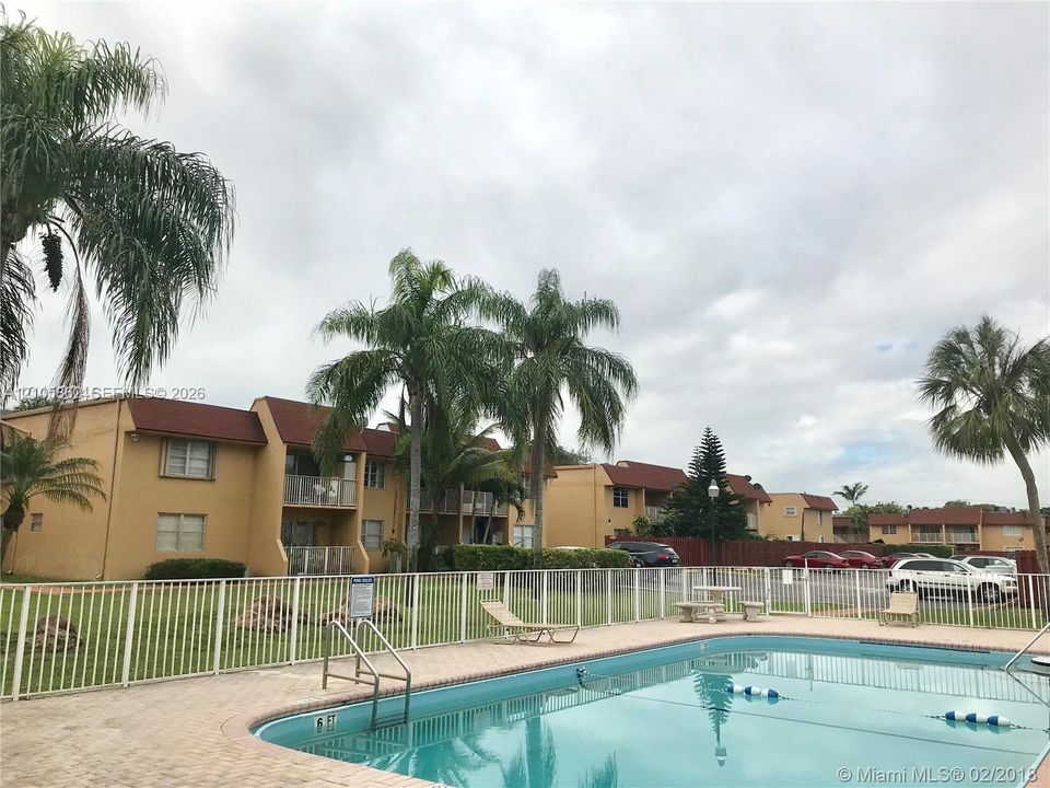 For Rent: $2,300 (2 beds, 2 baths, 1050 Square Feet)