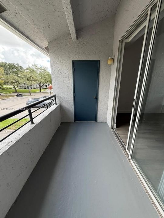 For Rent: $1,800 (1 beds, 1 baths, 620 Square Feet)