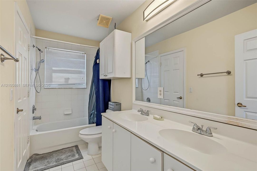 En Venta: $850,000 (5 camas, 3 baños, 2879 Pies cuadrados)