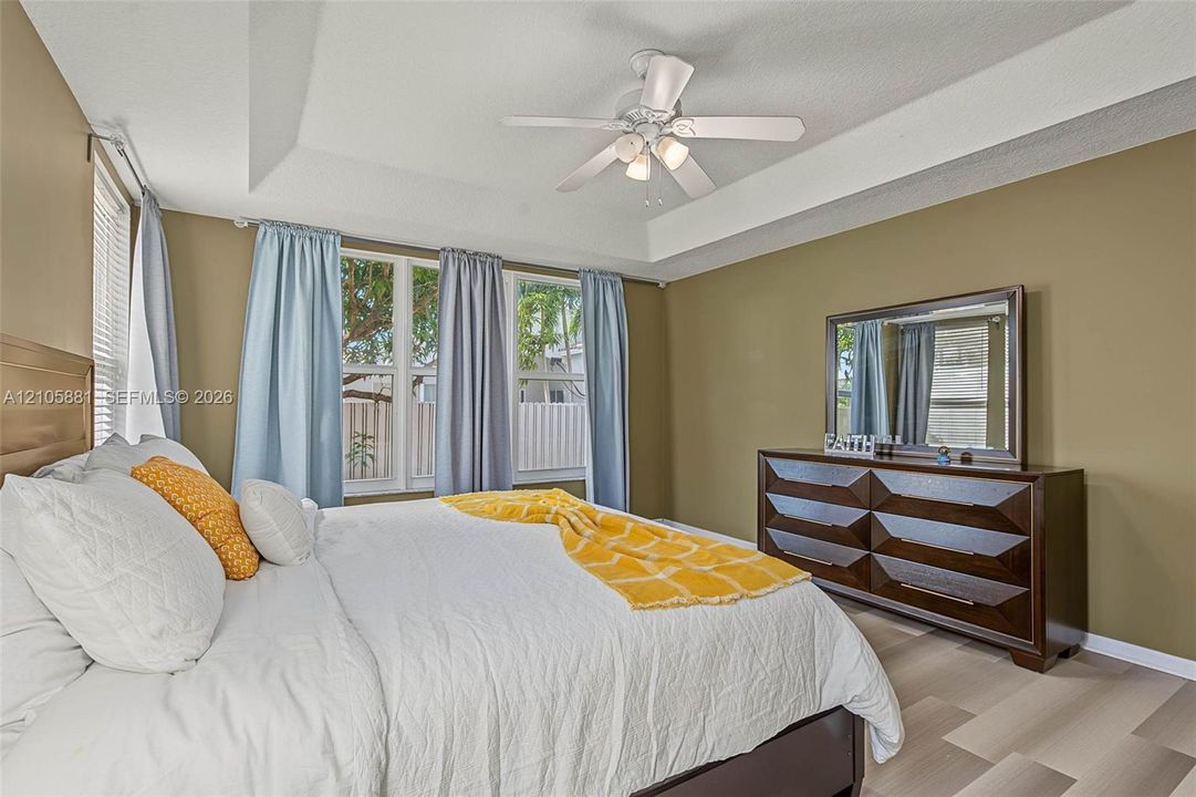 En Venta: $850,000 (5 camas, 3 baños, 2879 Pies cuadrados)