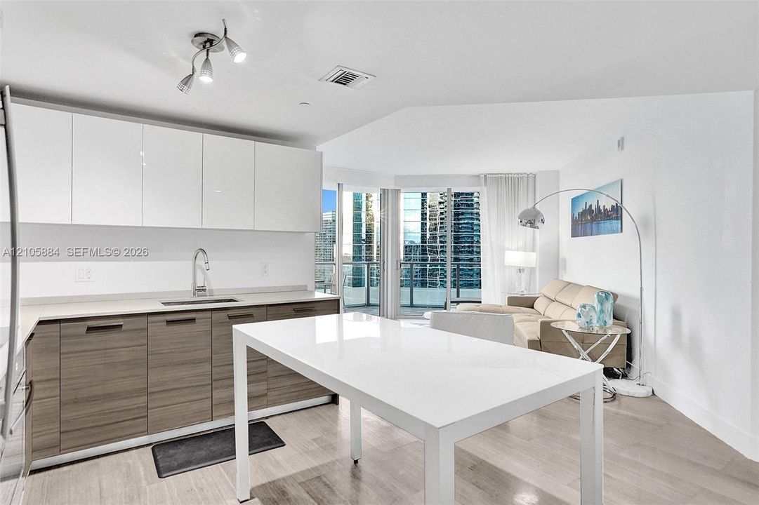 For Rent: $7,500 (2 beds, 2 baths, 1116 Square Feet)