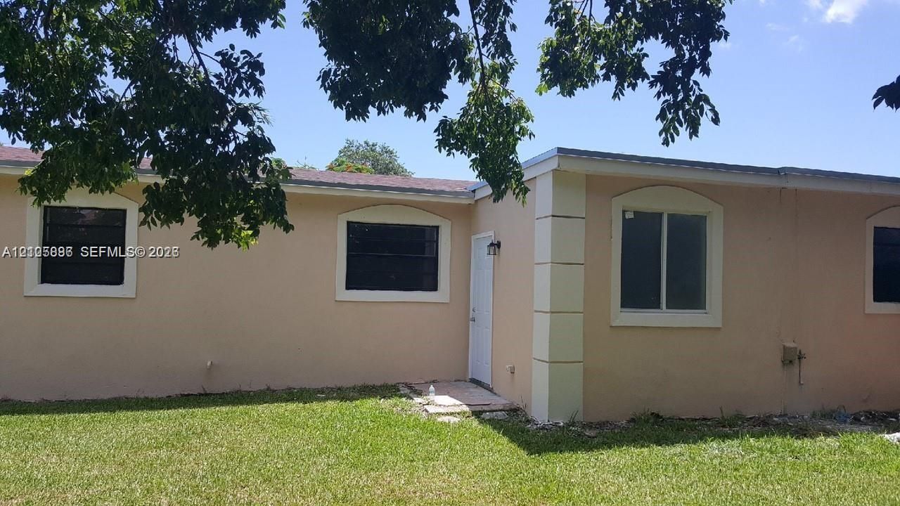 For Sale: $479,900 (4 beds, 2 baths, 1296 Square Feet)