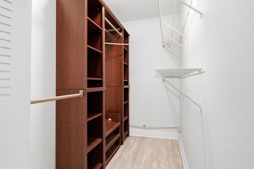 MASTER WALK IN CLOSET