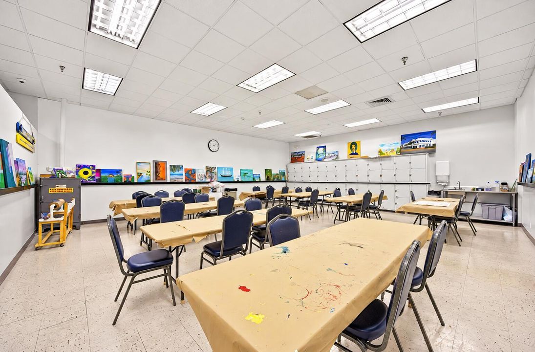 community arts and crafts room
