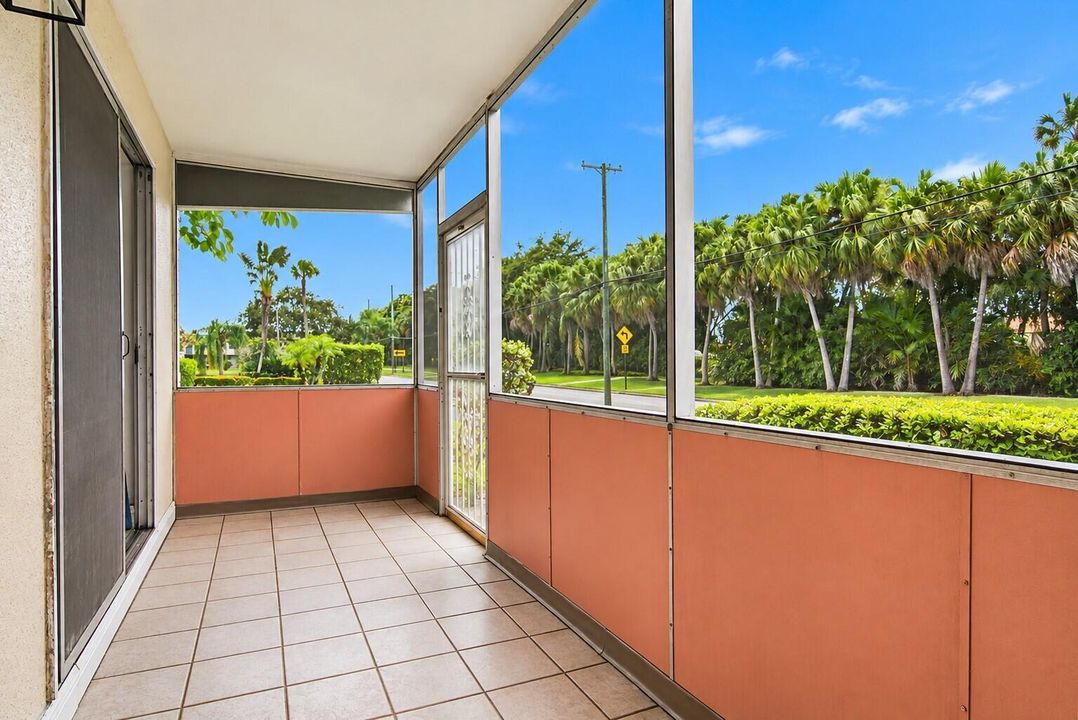 SCREENED PORCH