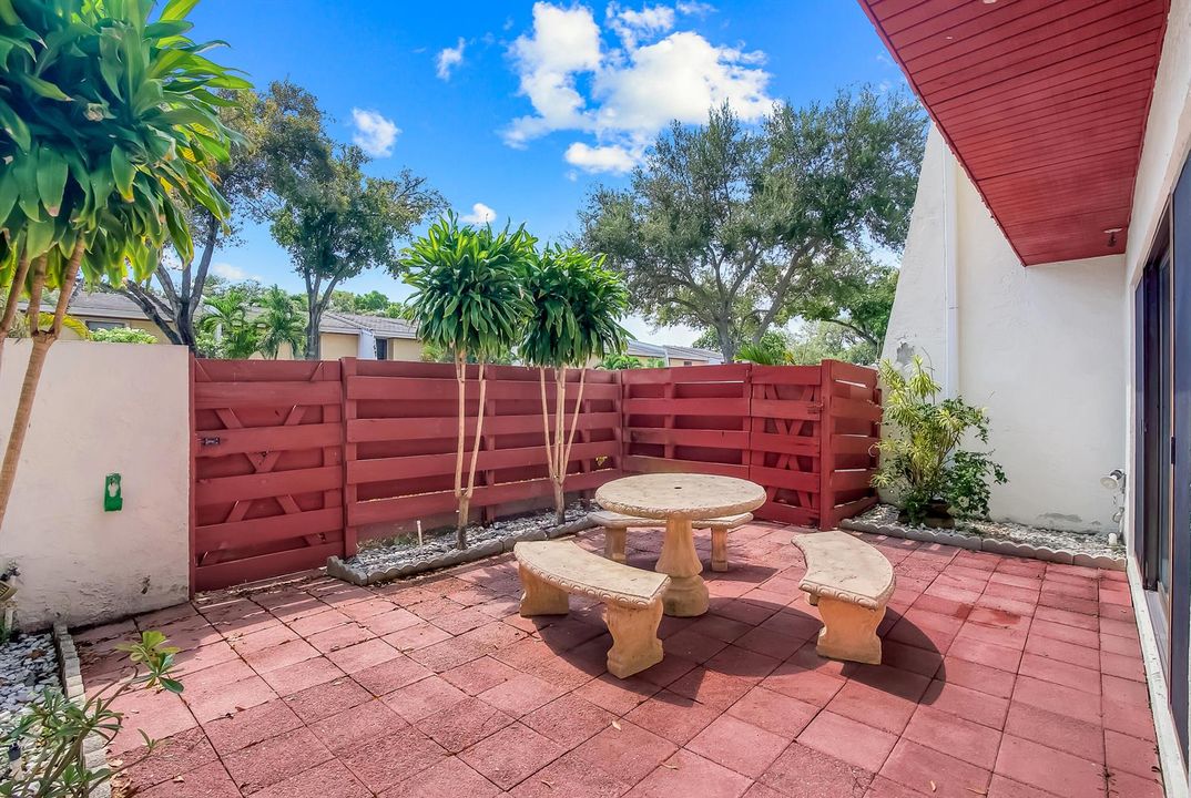 3015 Oaktree Lane, Hollywood, FL 33021 (