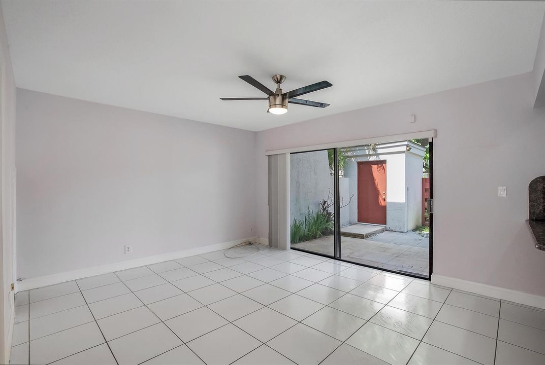3015 Oaktree Lane, Hollywood, FL 33021 (