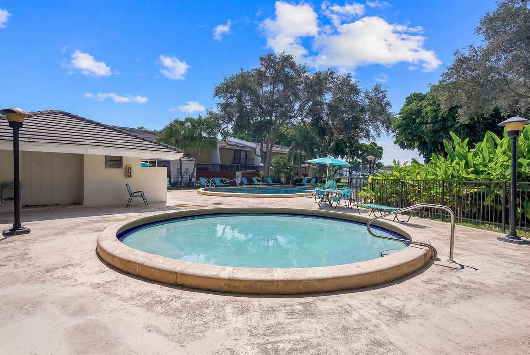 3015 Oaktree Lane, Hollywood, FL 33021 (