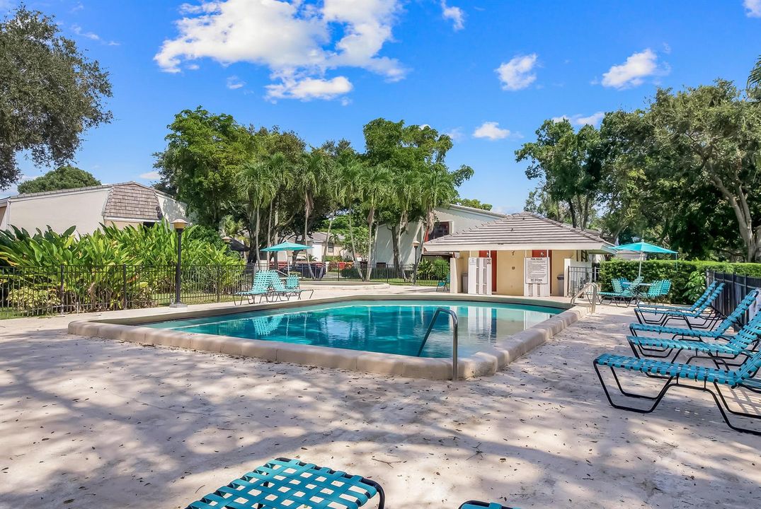 3015 Oaktree Lane, Hollywood, FL 33021 (