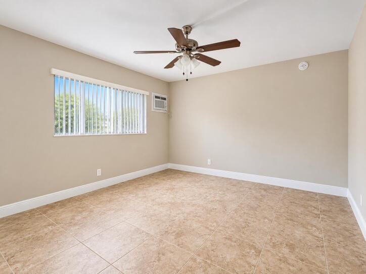 540 NE 44th 3