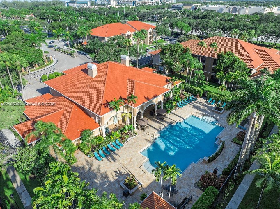 На продажу: $330,000 (2 спален, 2 ванн, 1130 Квадратных фут)