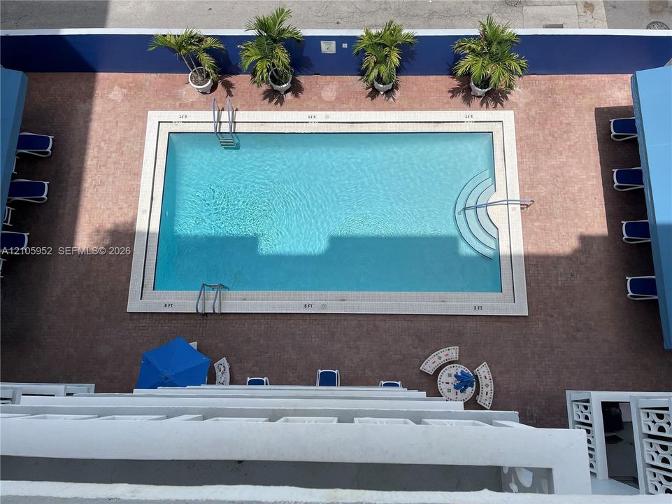 For Rent: $2,700 (2 beds, 1 baths, 766 Square Feet)