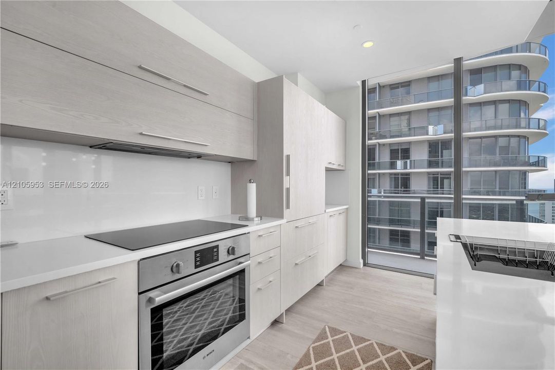 For Rent: $7,250 (2 beds, 2 baths, 1067 Square Feet)