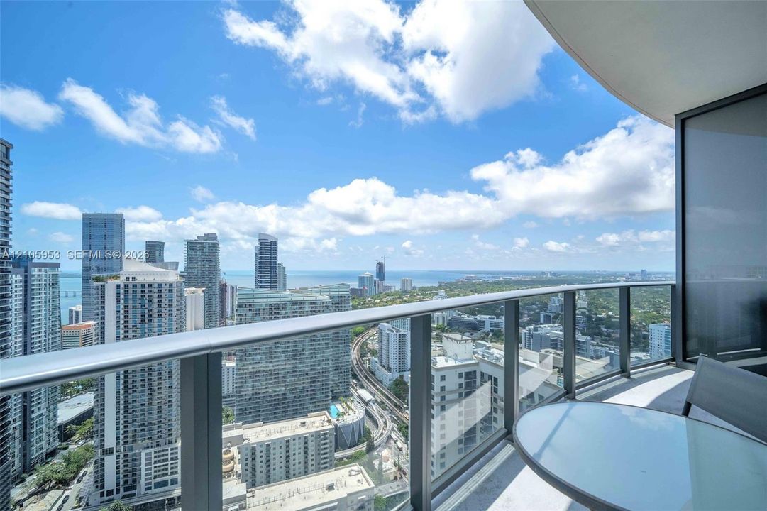 For Rent: $7,250 (2 beds, 2 baths, 1067 Square Feet)
