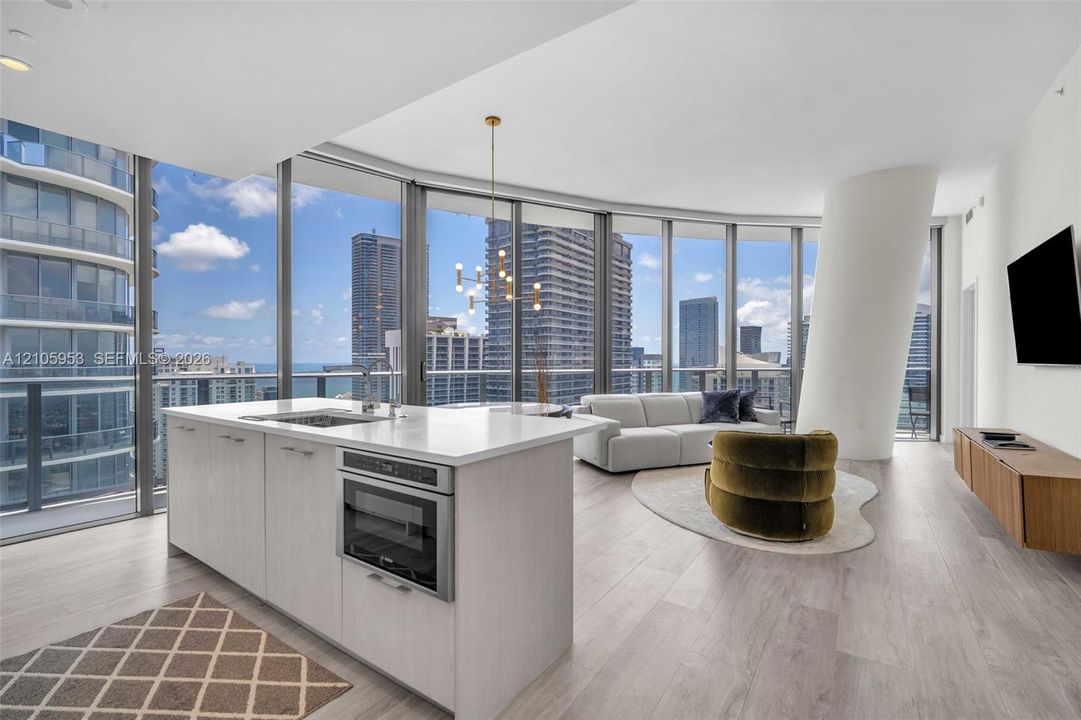 For Rent: $7,250 (2 beds, 2 baths, 1067 Square Feet)